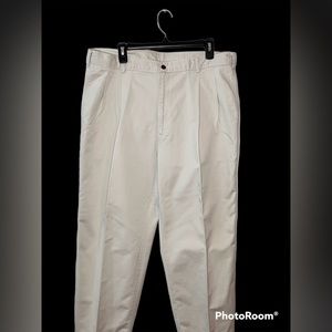 GENTLY USED Men's Croft & Barrow® Classic-Fit Essential Khaki 38W/30L